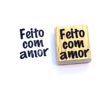 Carimbo com a frase Feito com amor 02 4x4cm