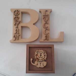 Kit letra 12cm + cubo 8x8x8cm